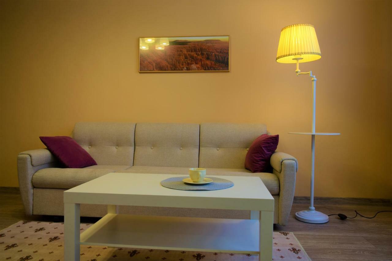 Central Comfortable One-Bedroom Apartment Chisinau Bagian luar foto